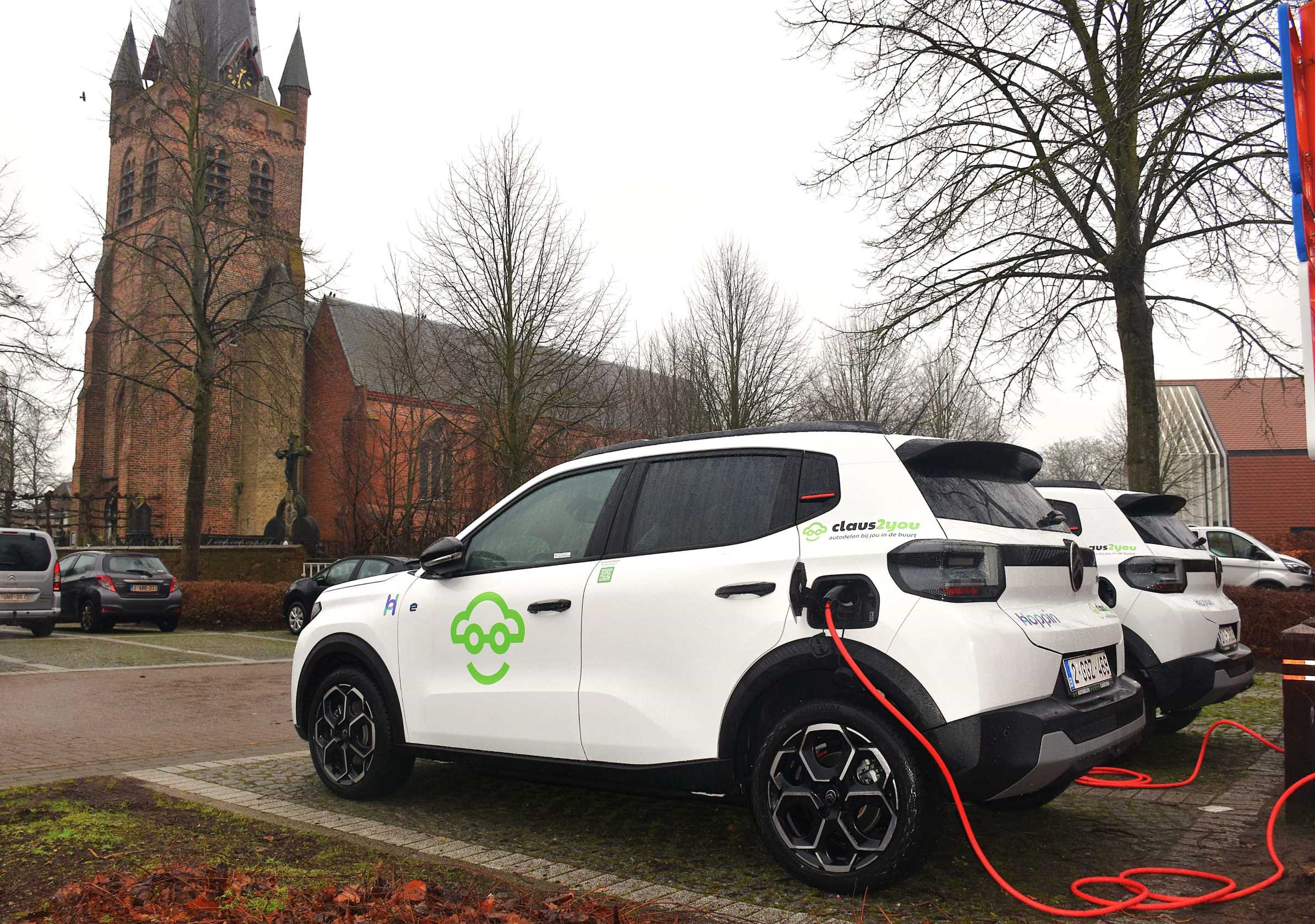 DEELWAGENS IN JABBEKE